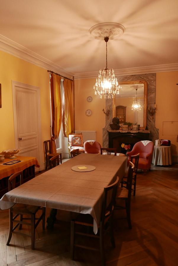 ビラック La Cure Du Maine Charles Bed & Breakfast エクステリア 写真